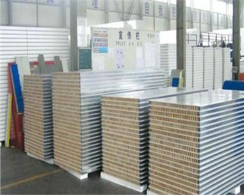 手工巖棉凈化板與普通巖棉夾芯板的不同之處